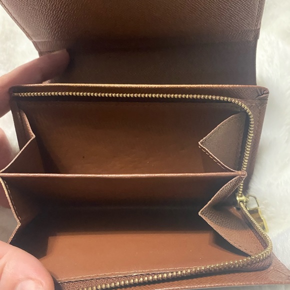 Louis Vuitton Wallet - Picture 5 of 7